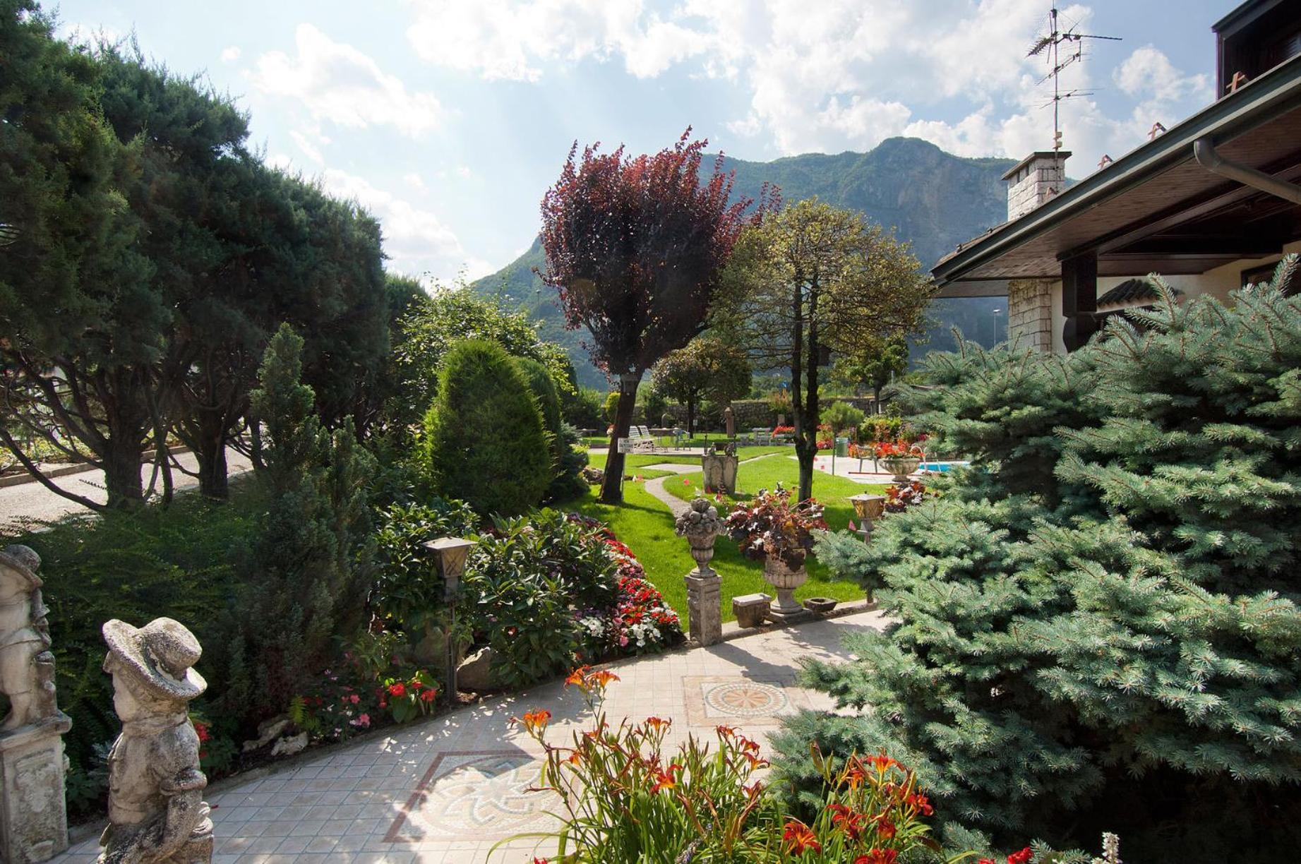 Villaggio Hotel Aquila Calliano  Esterno foto