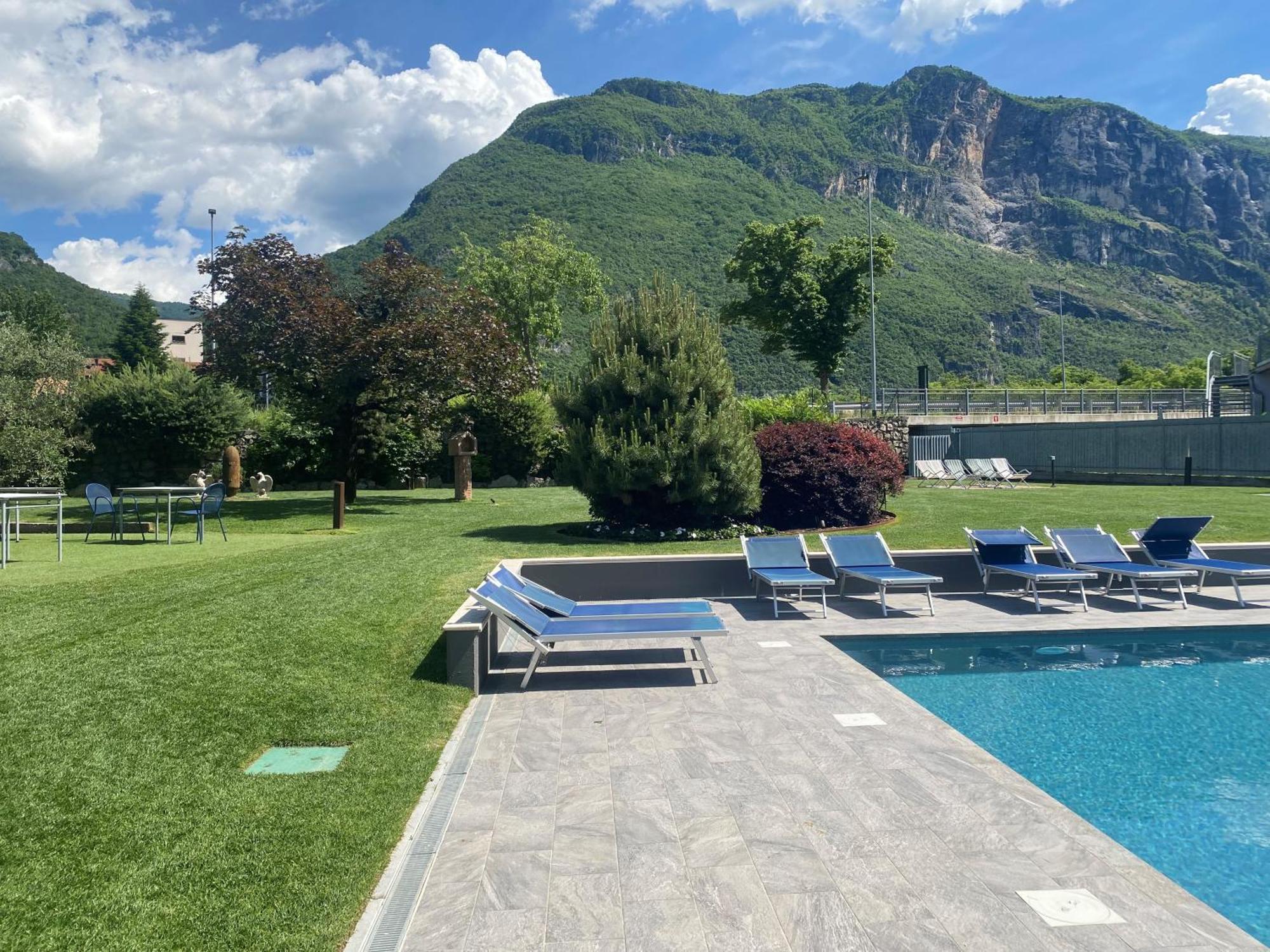 Villaggio Hotel Aquila Calliano  Esterno foto
