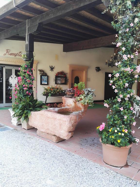 Villaggio Hotel Aquila Calliano  Esterno foto